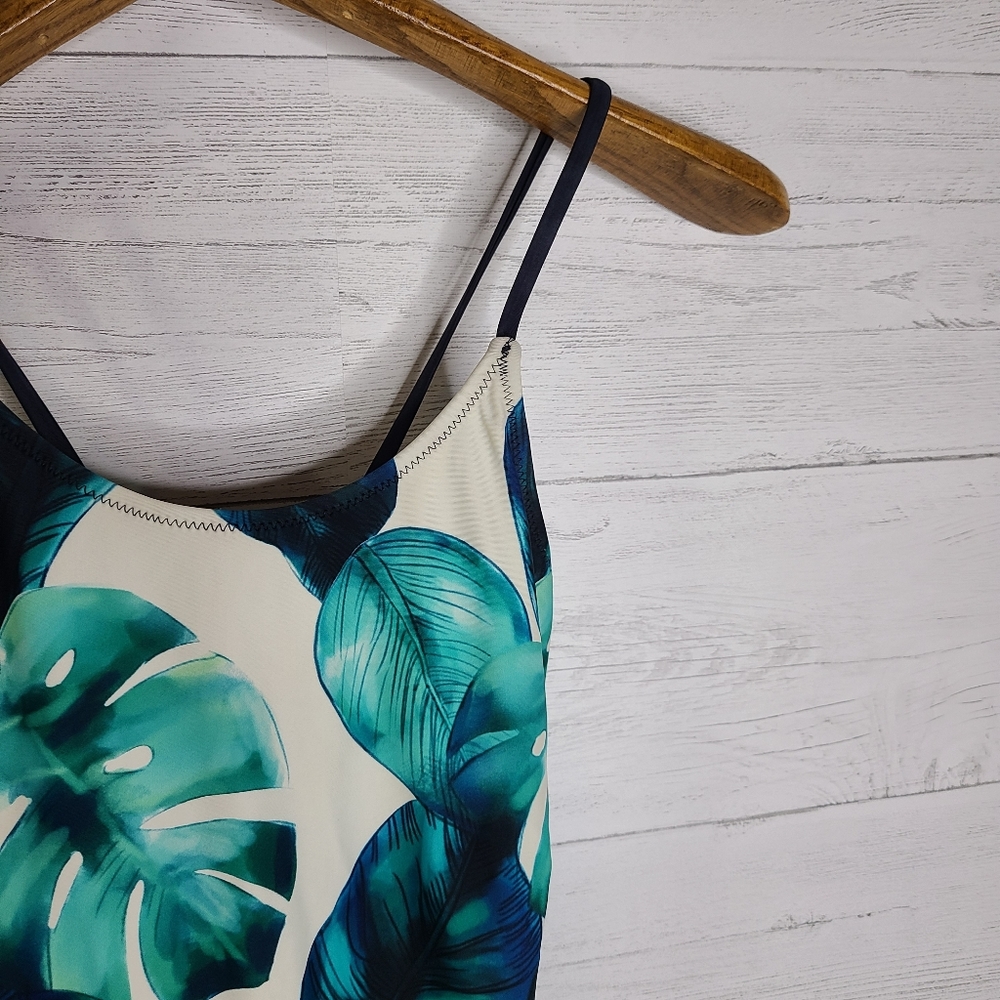 Cupshe Tropical Leaves Lace Up Back One Piece Swim - Picture 4 of 14